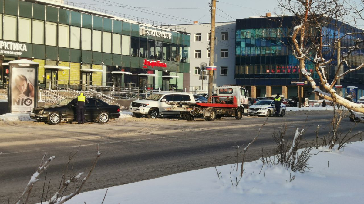 Нарушители парковки в центре Мурманска