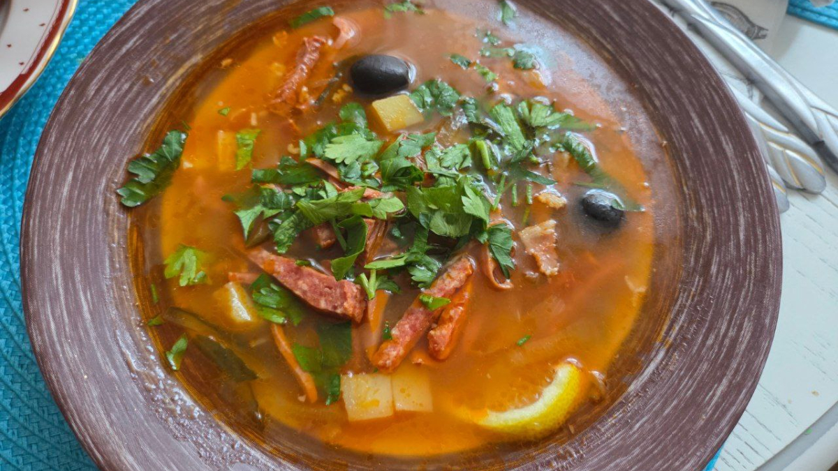 Солянка на столе