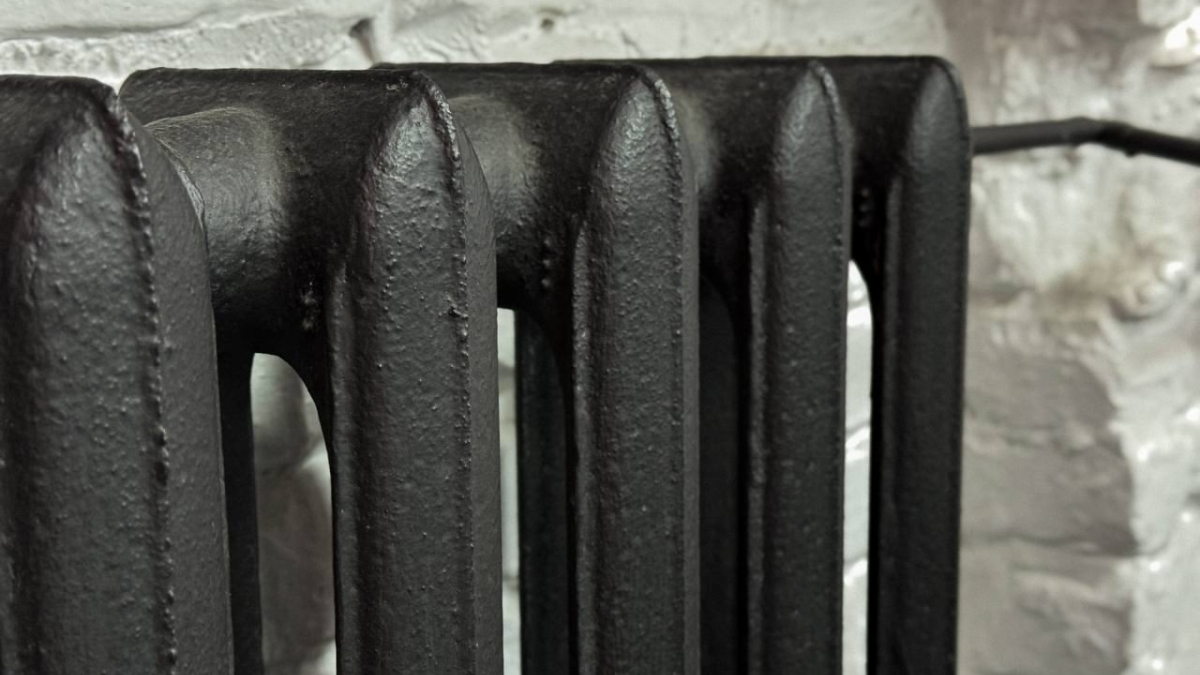 Батареи в комнате