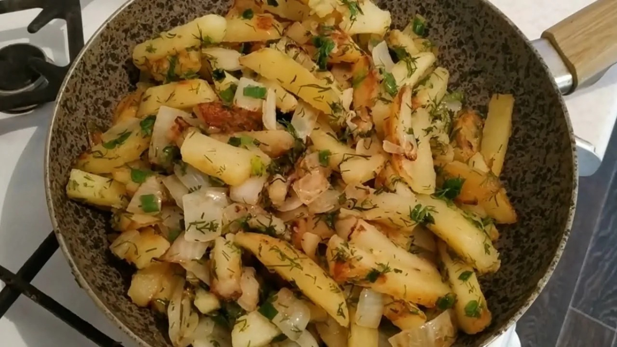 сковорода с картошкой