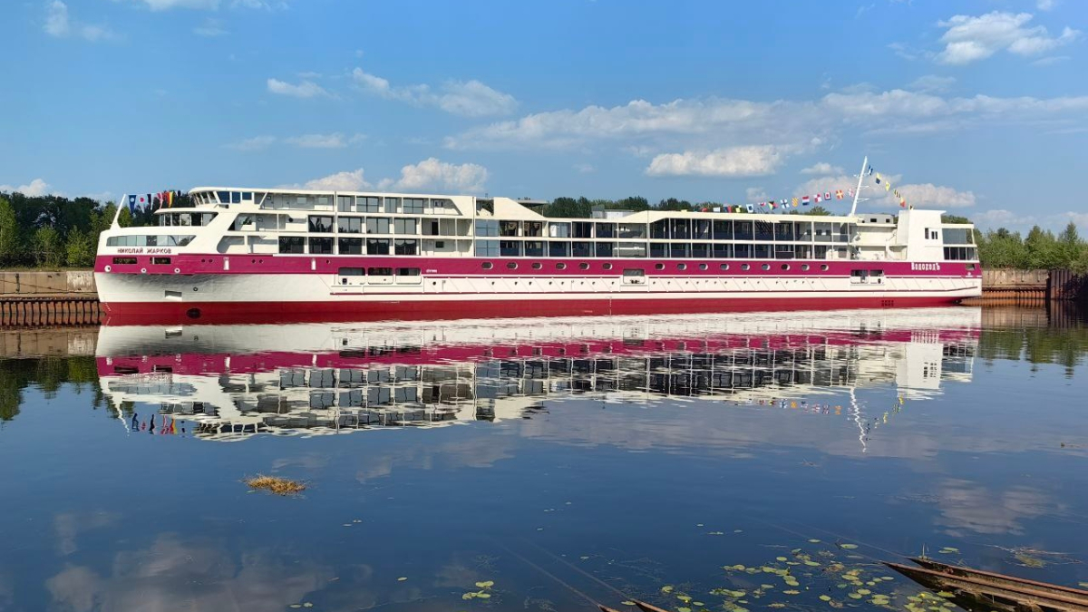 Теплоход Жарков