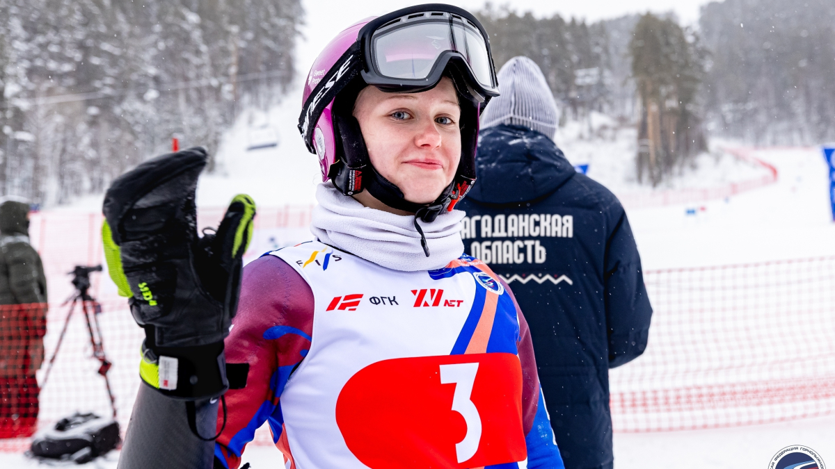 снег лыжи спорт спортсмен