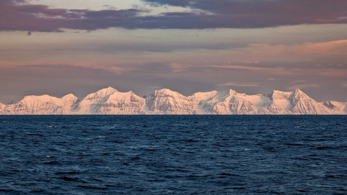 Архипелаг север лед шпицберген