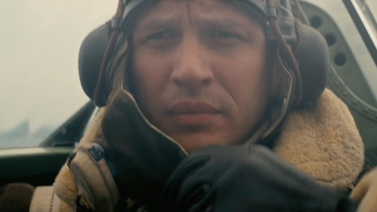 Летчик в самолете