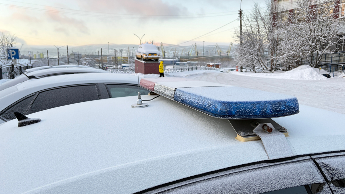 Машина ДПС в Мурманске