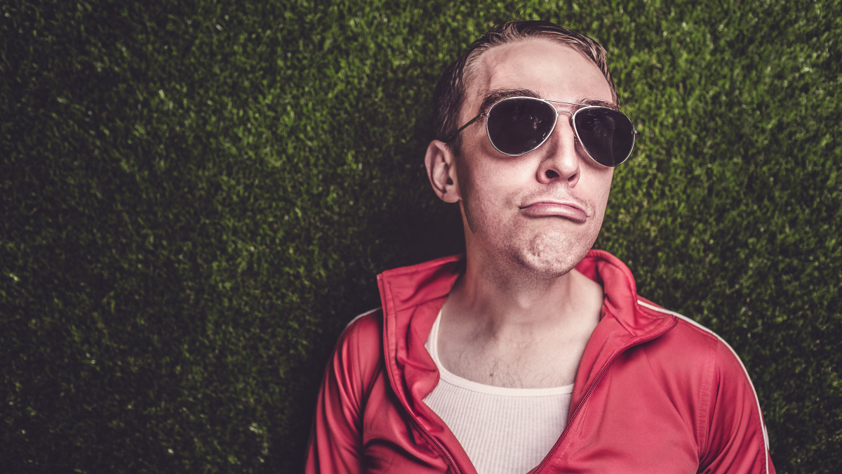 Мужчина недоволен ситуацией