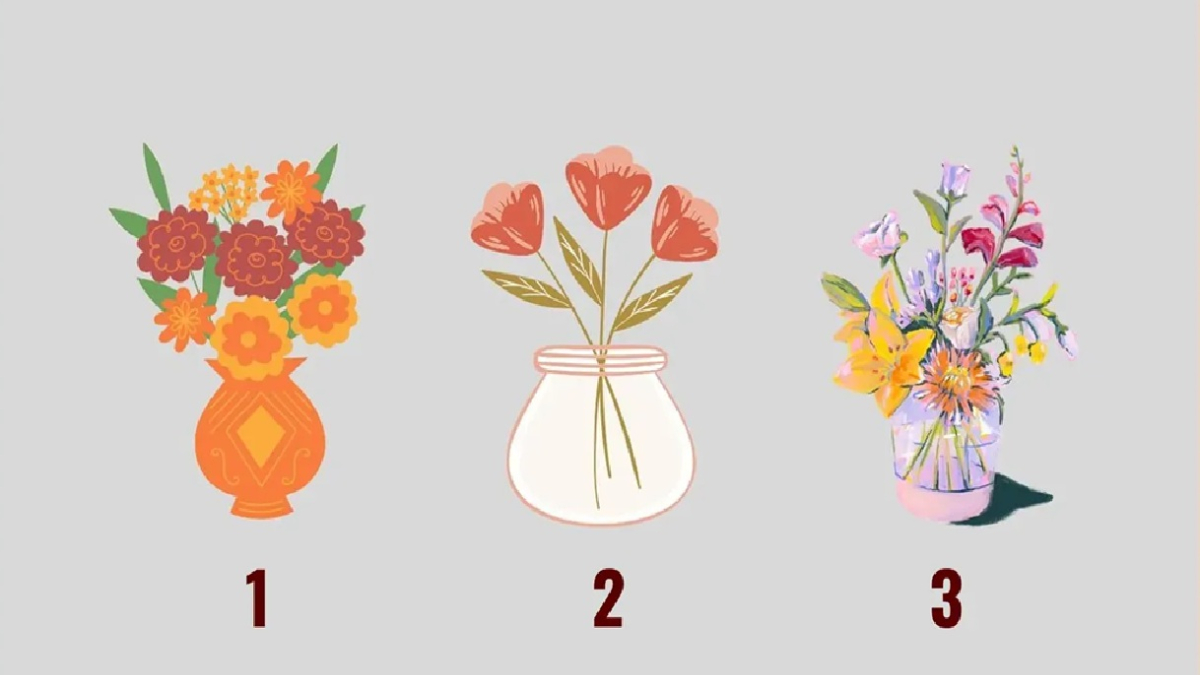 три вазы с цветами