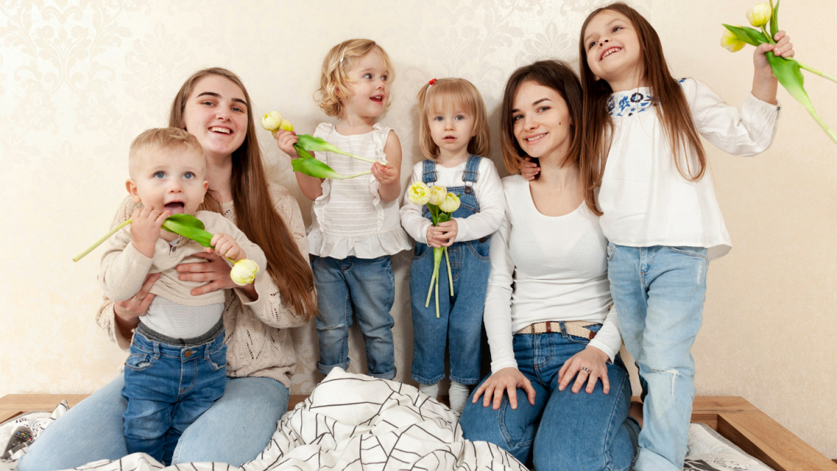 счастливая многодетная семья