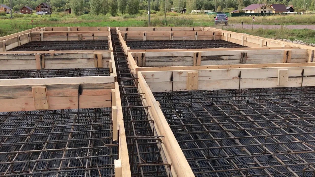 Фундамент с верхним ростверком