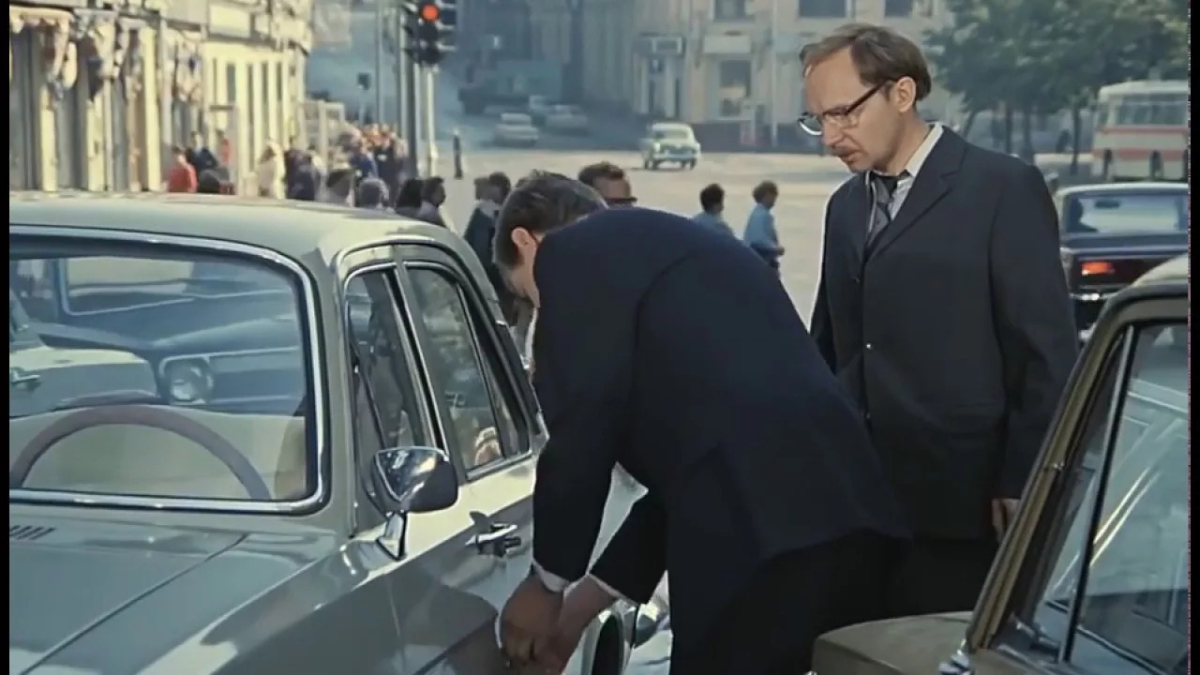 Кадр из&nbsp;фильма &laquo;Служебный роман&raquo;