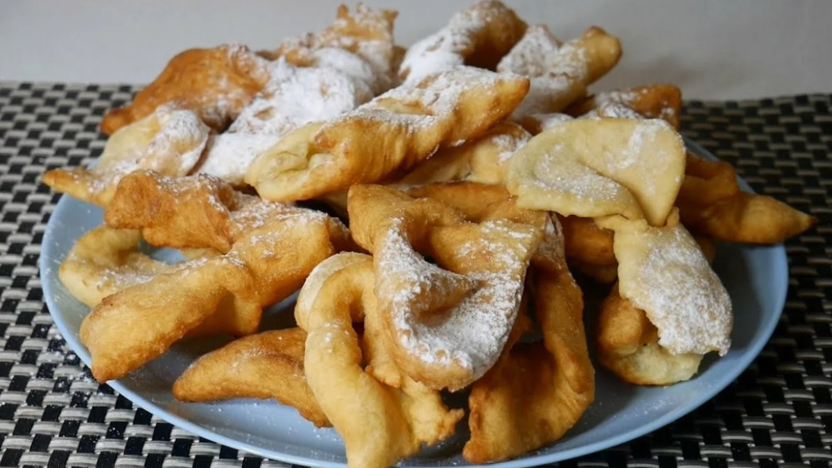 Тарелка с хворостом