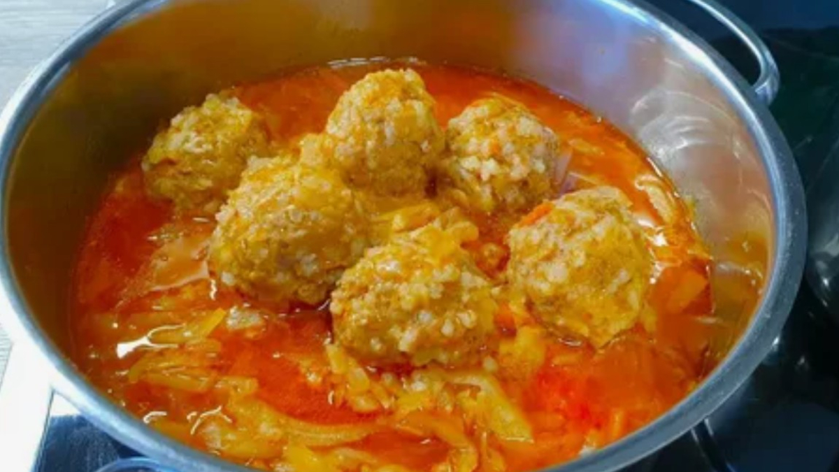 Тефтели в кастрюле