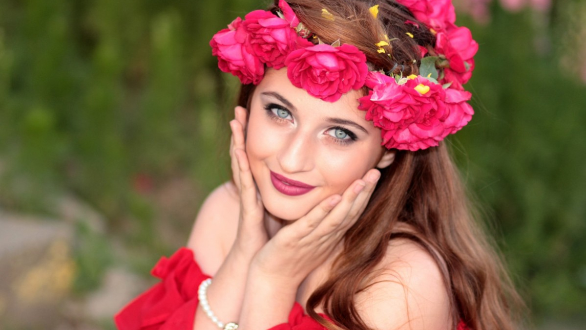 Красивая женщина