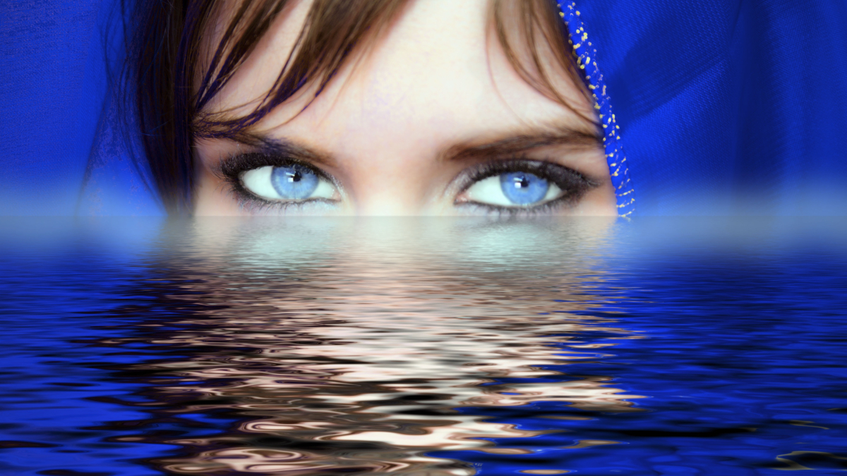 Красивая женщина