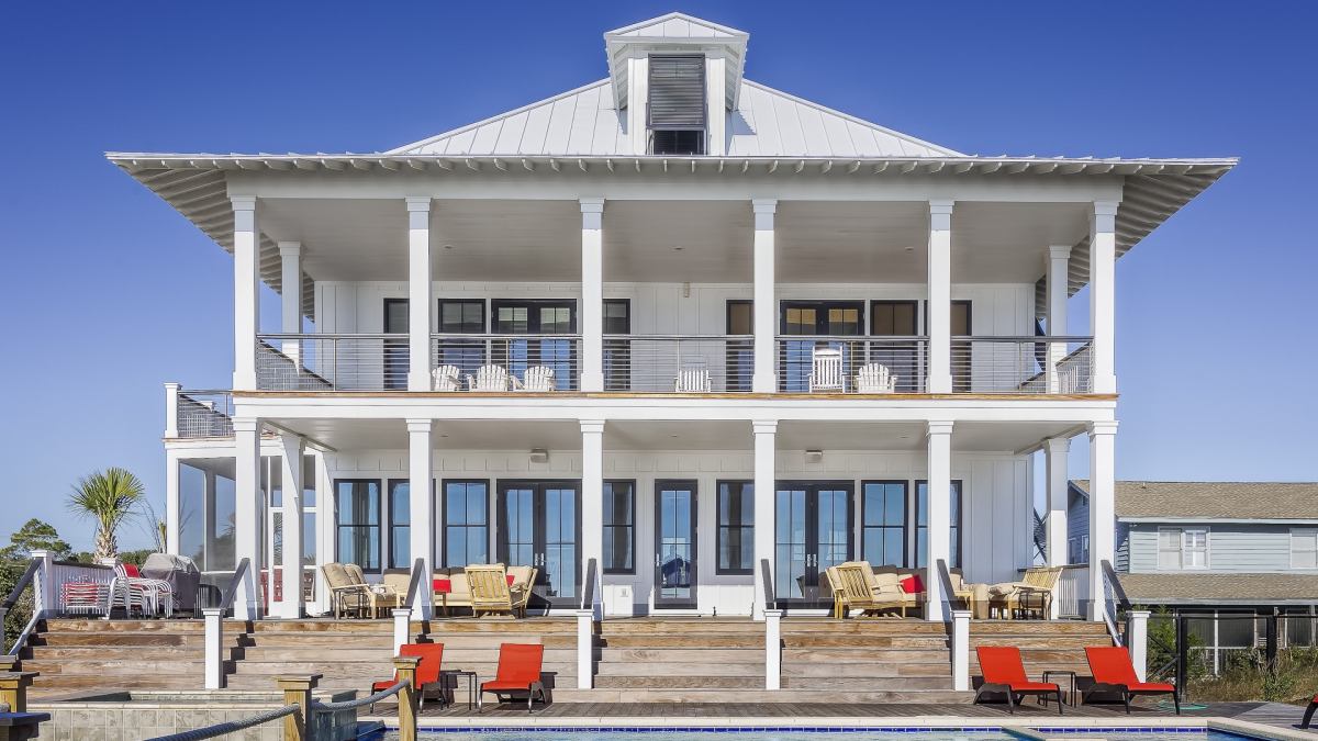 Дом с мансардой