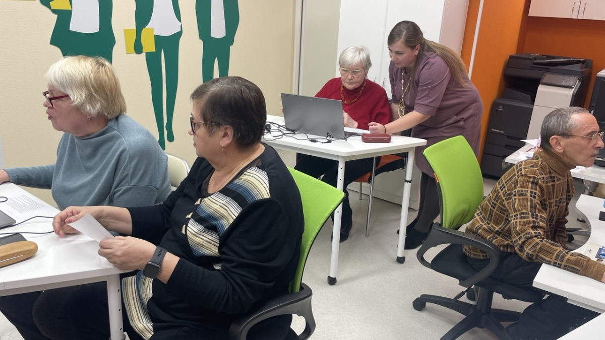 пенсионеры на курсах пк