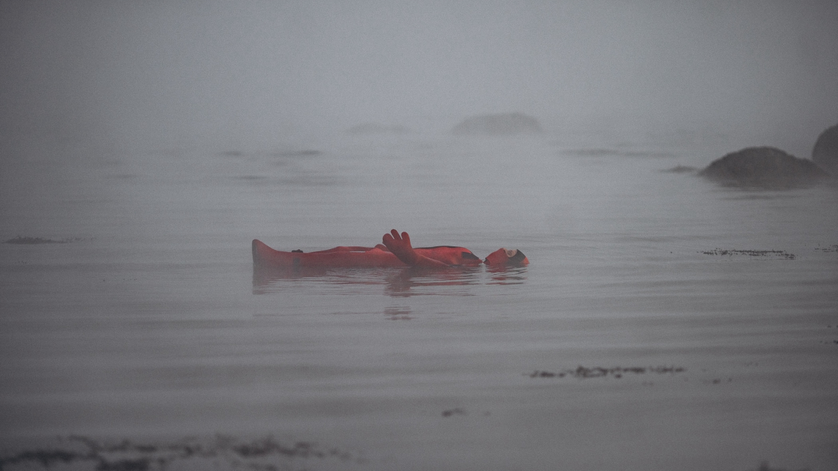 Человек в гидрокостюме
