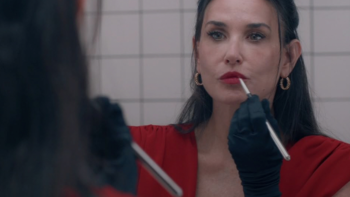 Кадр из&nbsp;фильма &laquo;Субстанция&raquo;