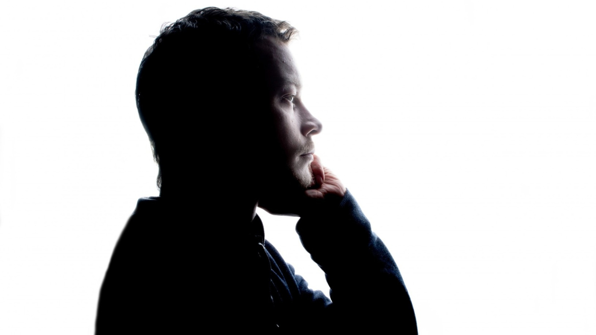 Мужчина задумался