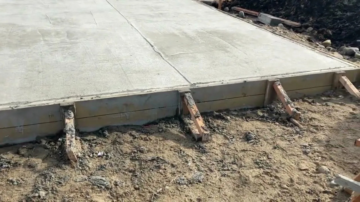 Бетонная плита