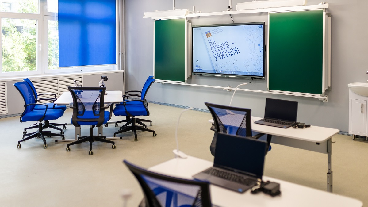 новое оборудование в школьном классе