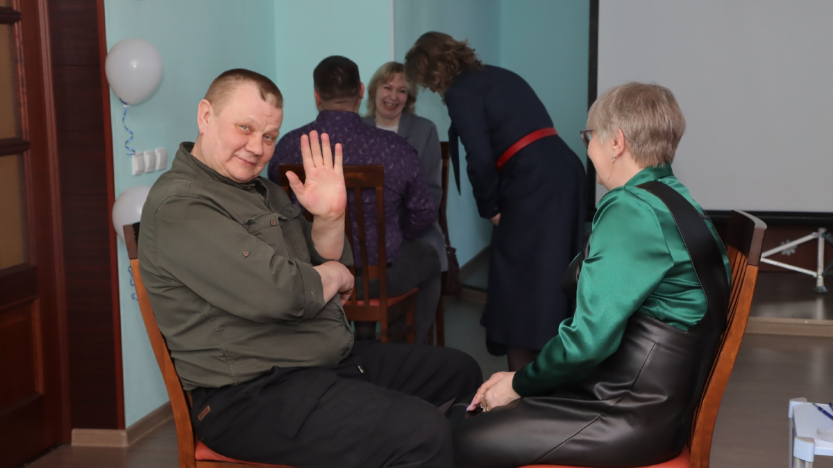 Пара общается