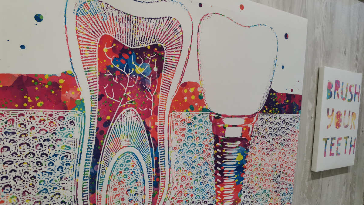 Плакат с зубом