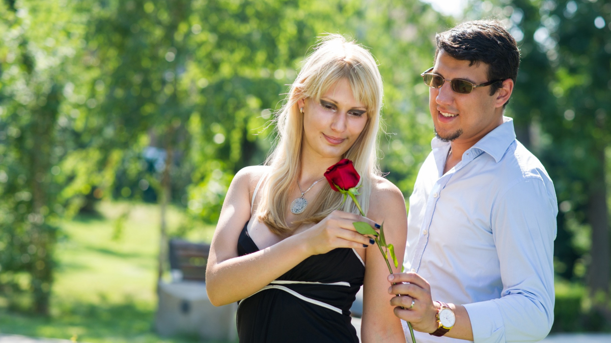 Пара и цветок