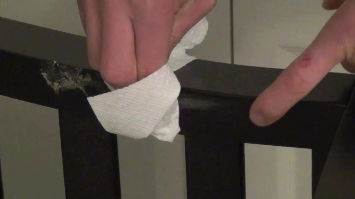 Следы от скотча