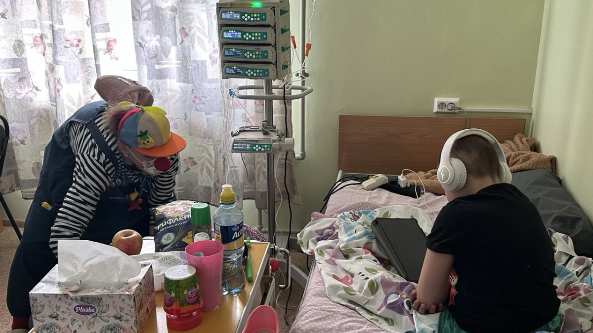 Ребенок в палате