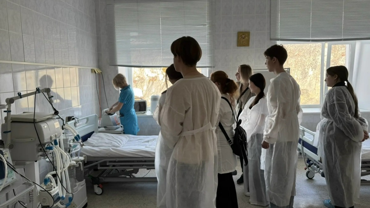 общение врача и школьников