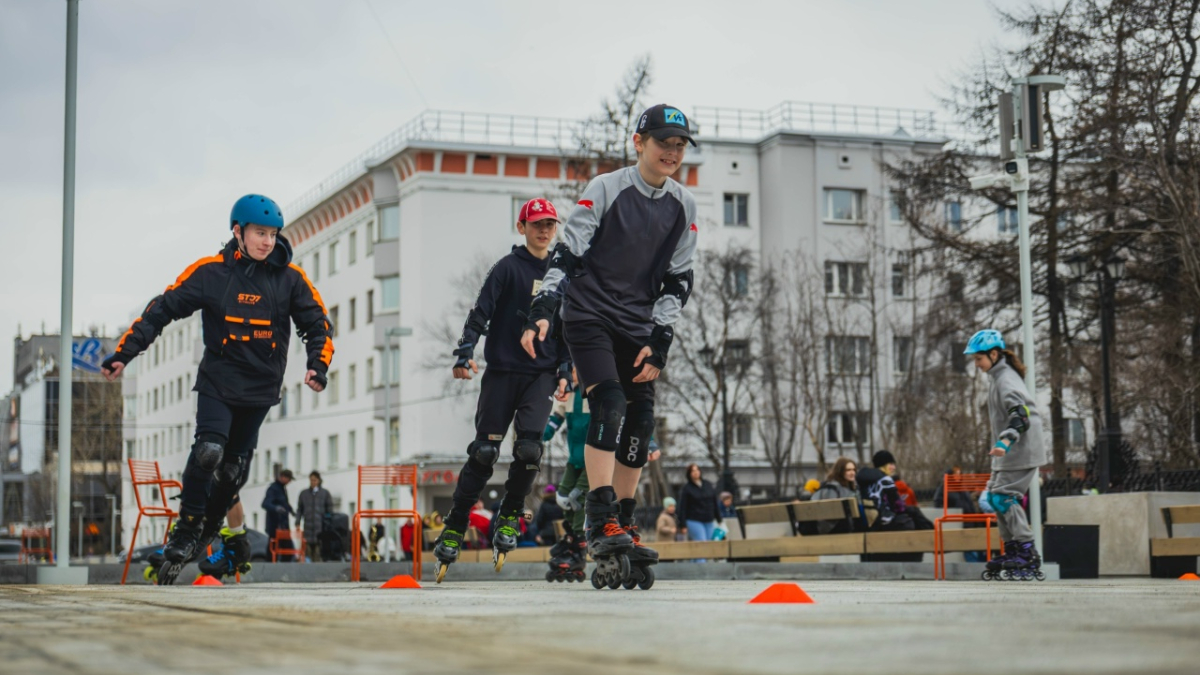 дети на роликах