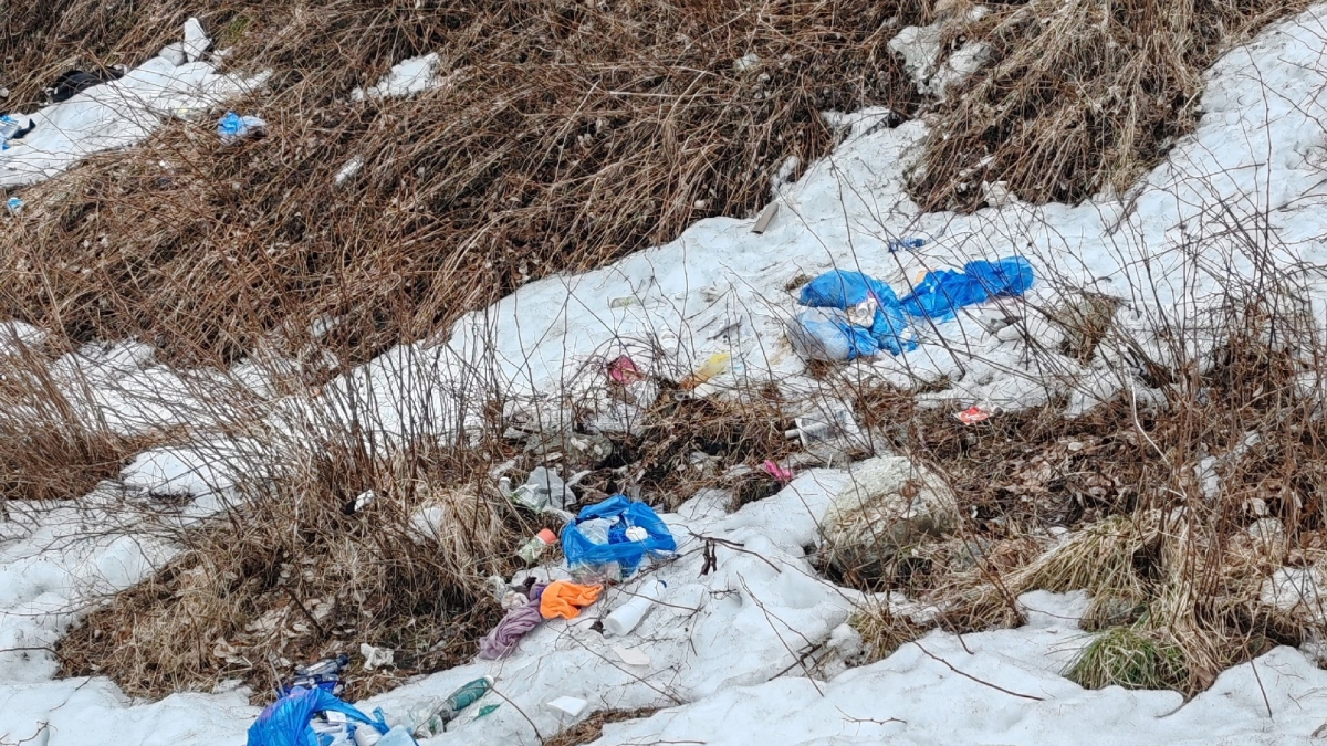 Мусор на склоне