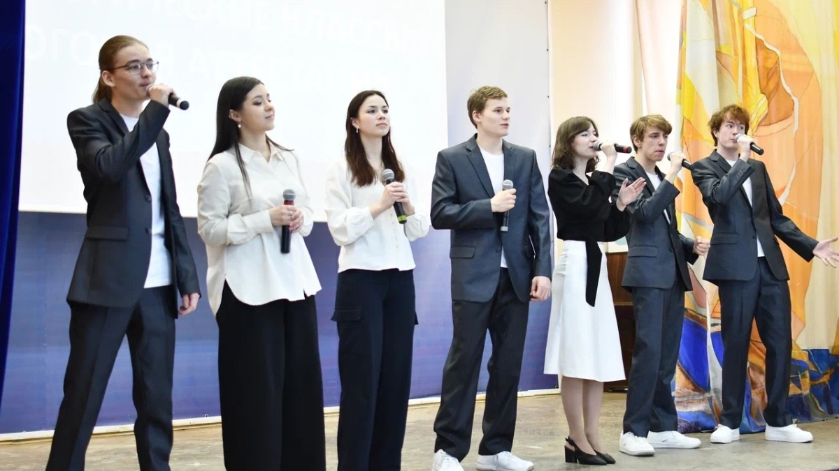 школьники защищают педагогические проекты