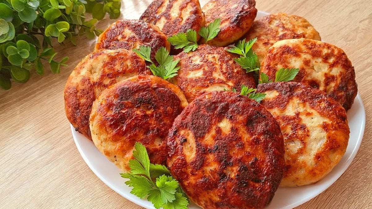 Котлеты в тарелке
