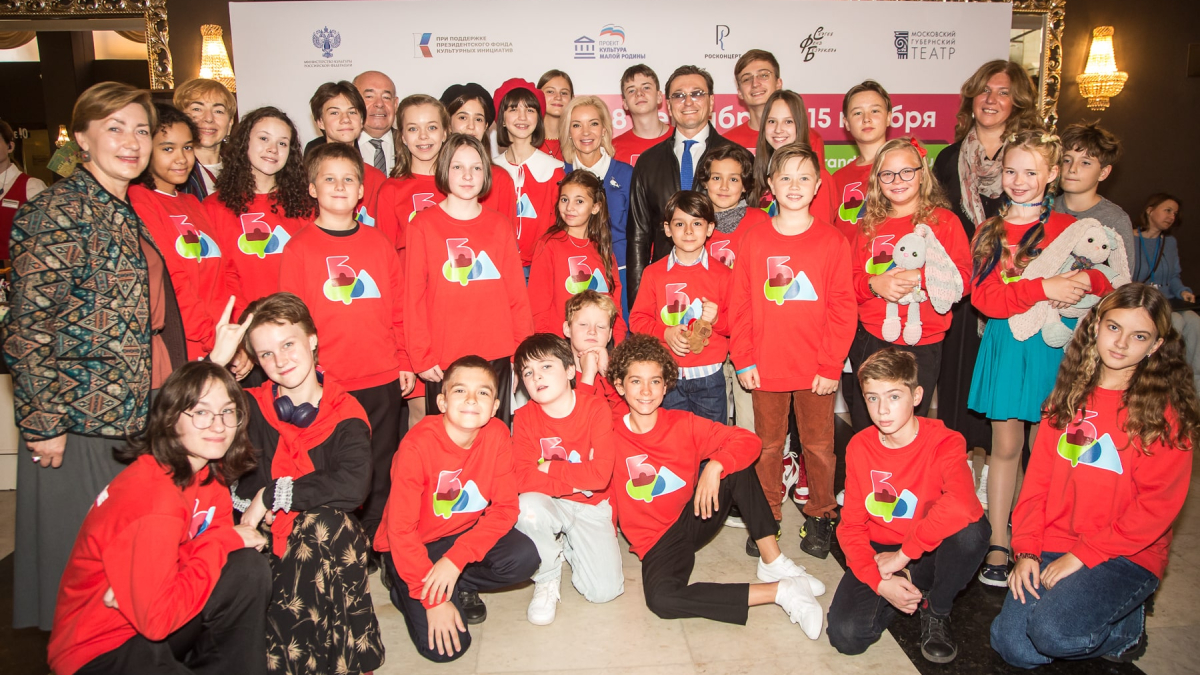 В программе праздника показ двух спектаклей