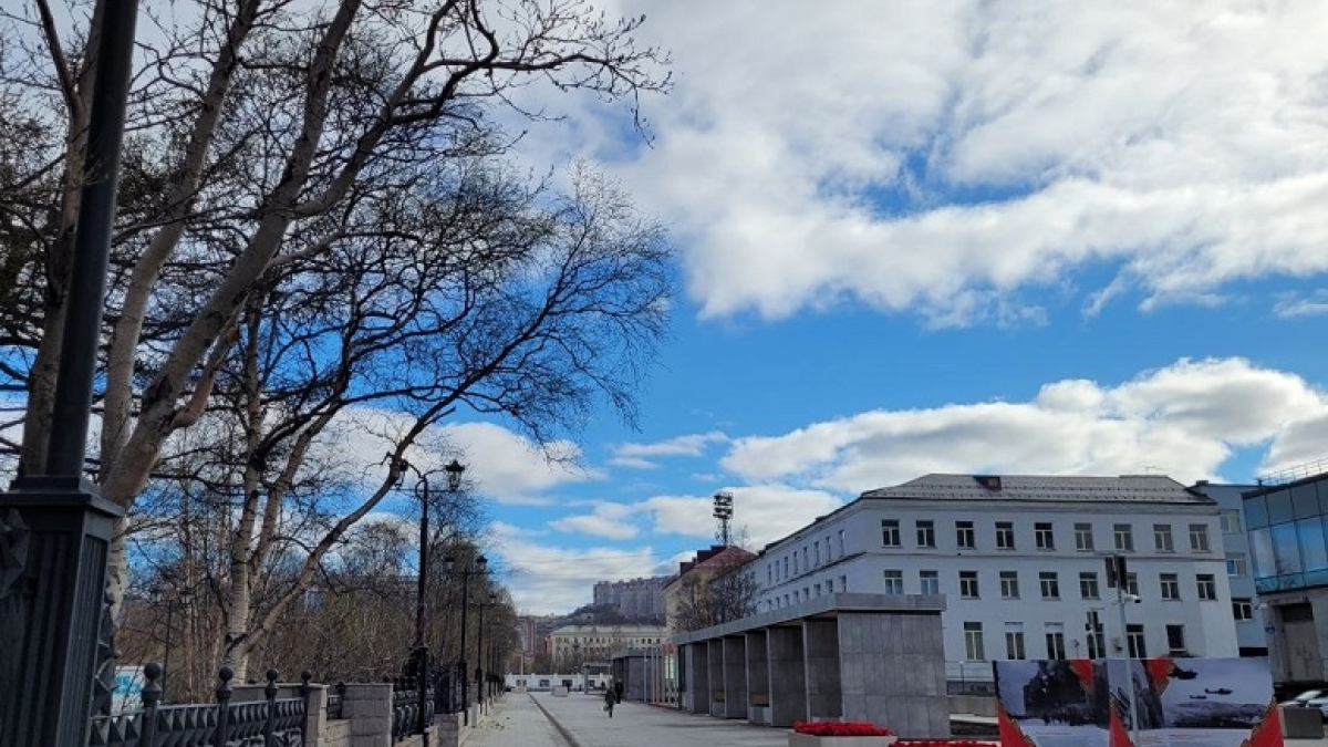 улица в Мурманске весной