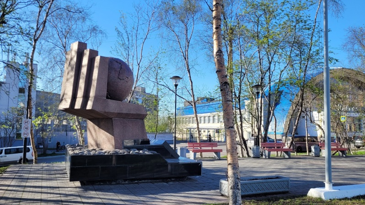 памятник Содружества в Мурманске