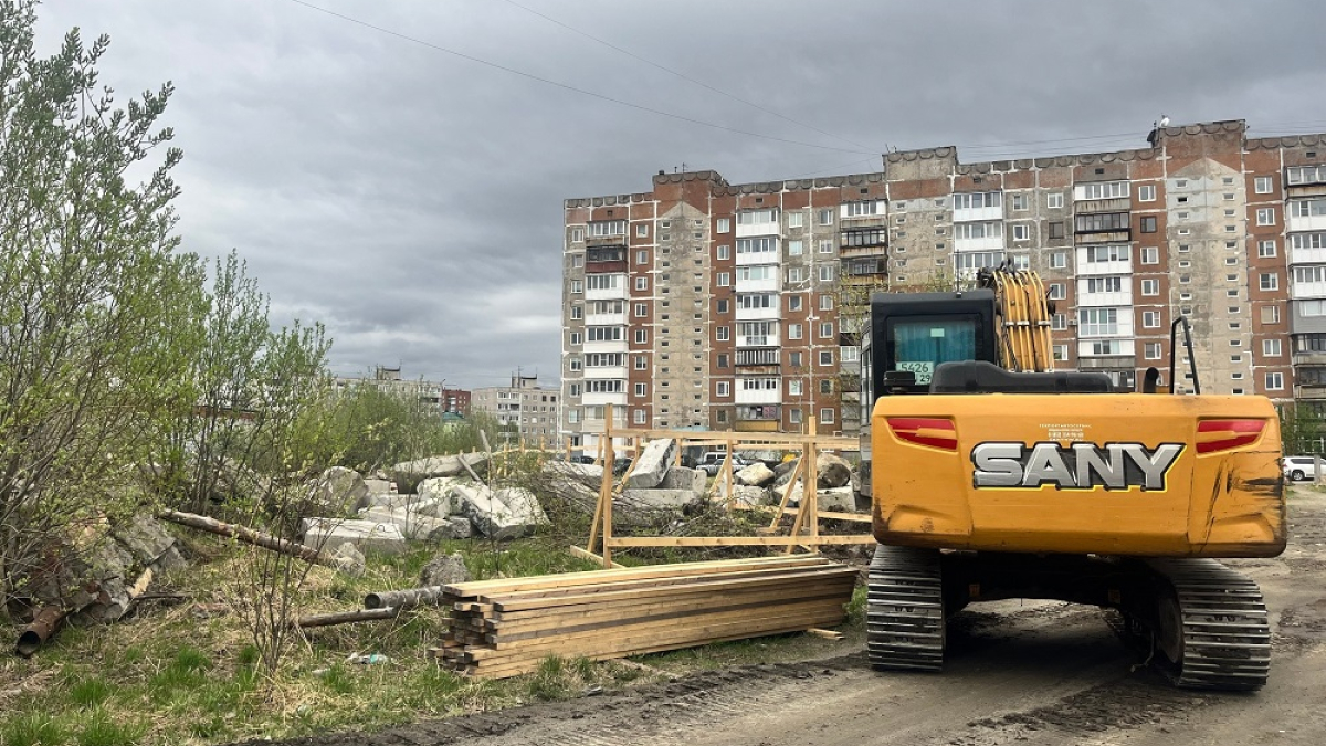 большая строительная машина