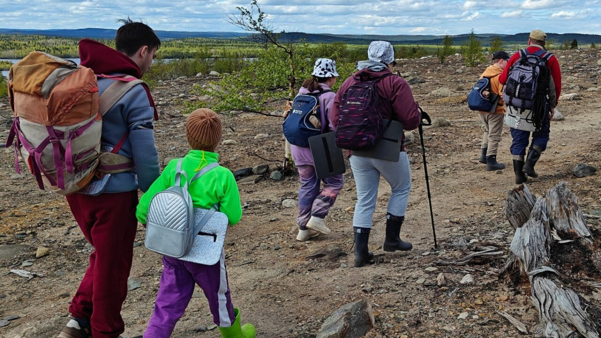 Люди в сопке