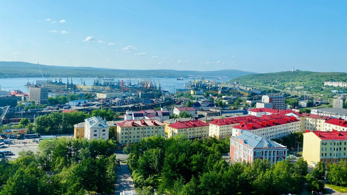 панорама Мурманска летом