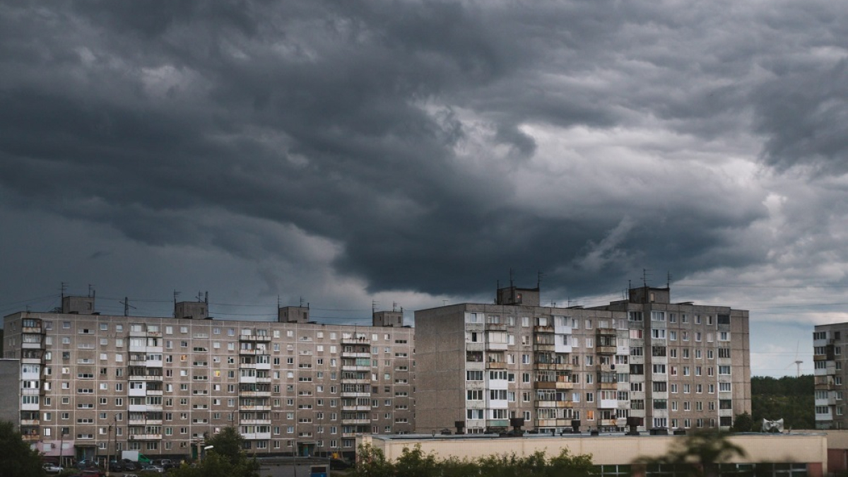хмурое небо перед грозой