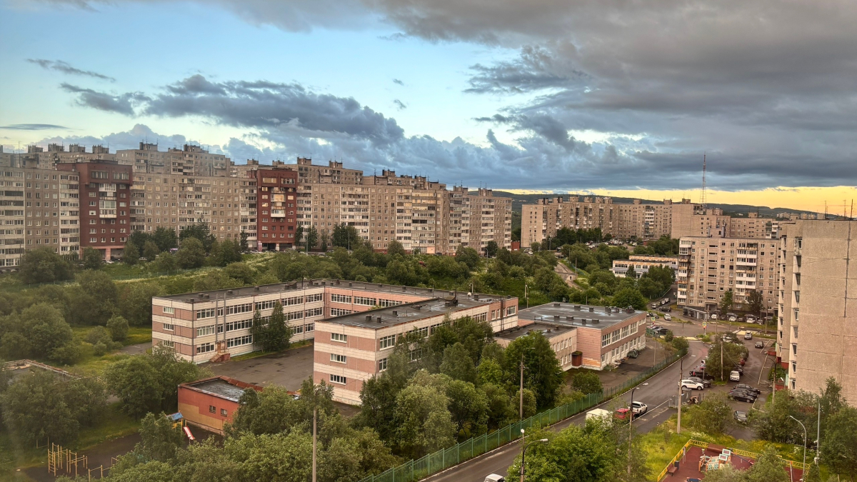 Вид на грозовой Мурманск