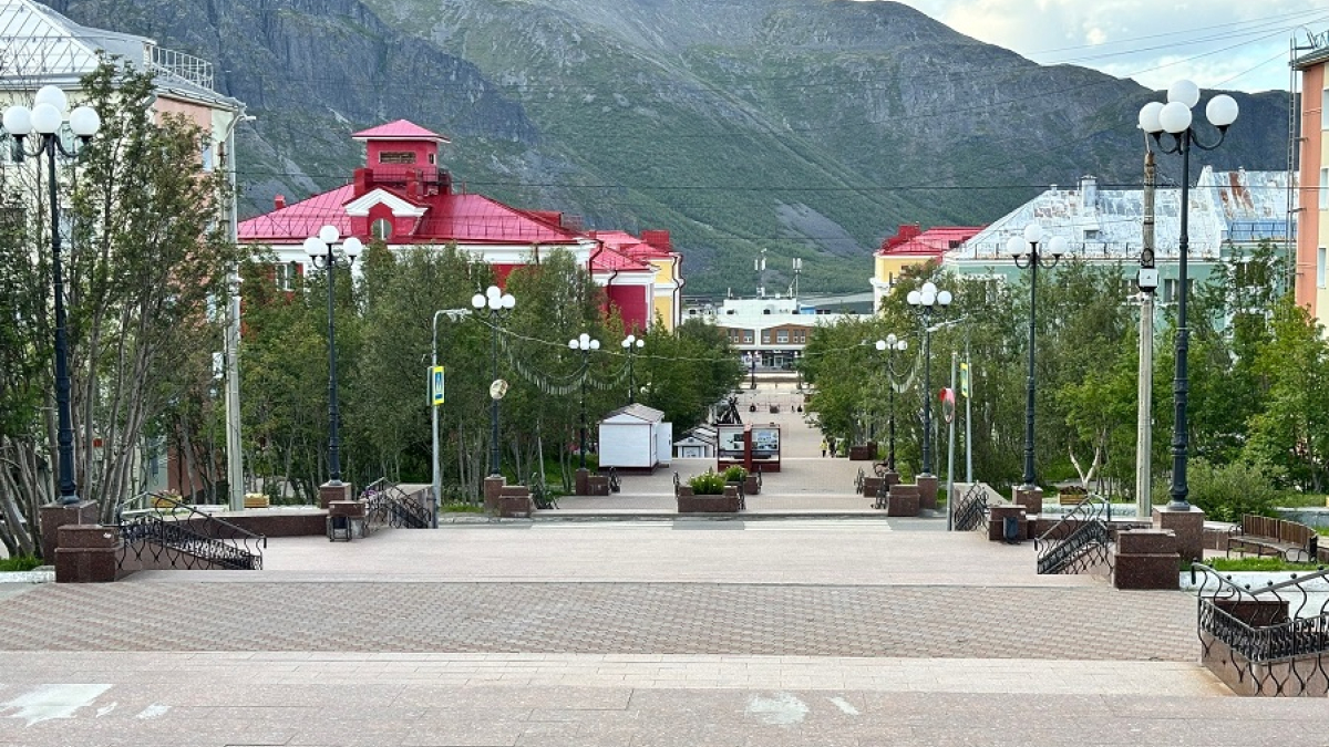 красивая гора в Кировске