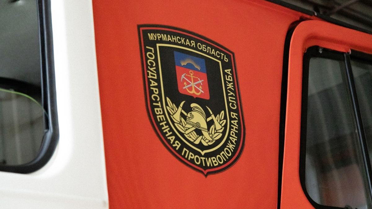 Пожарная машина едет на вызов
