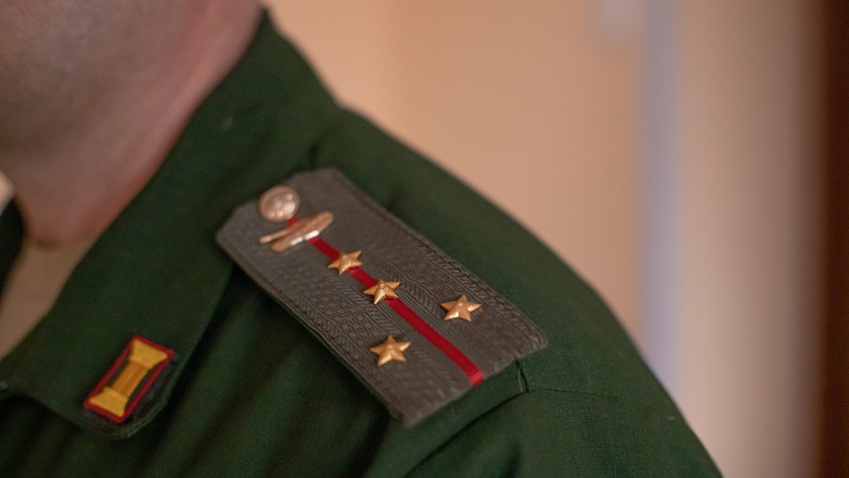 погоны на форме военного