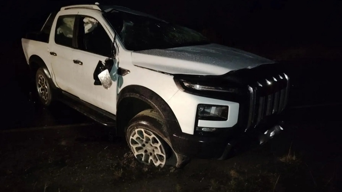 автомобиль с оторванным зеркалом