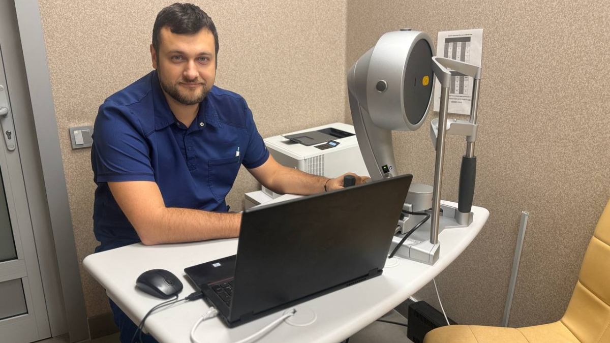 Алексей Галушкин за работой