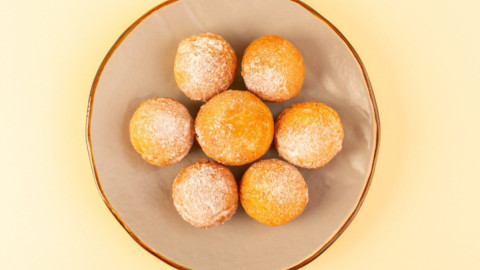 Тарелка с шариками