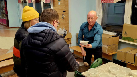 Раздача солдатской каши